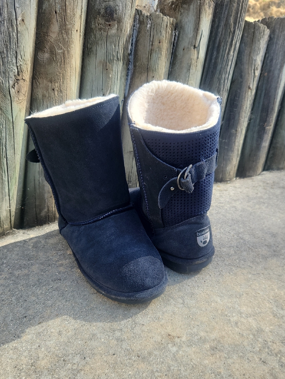 WOMENS BEARPAW MIDSHIN BLUE SUEDE WITH CREAM WHOOL INSIDE BOOTS.